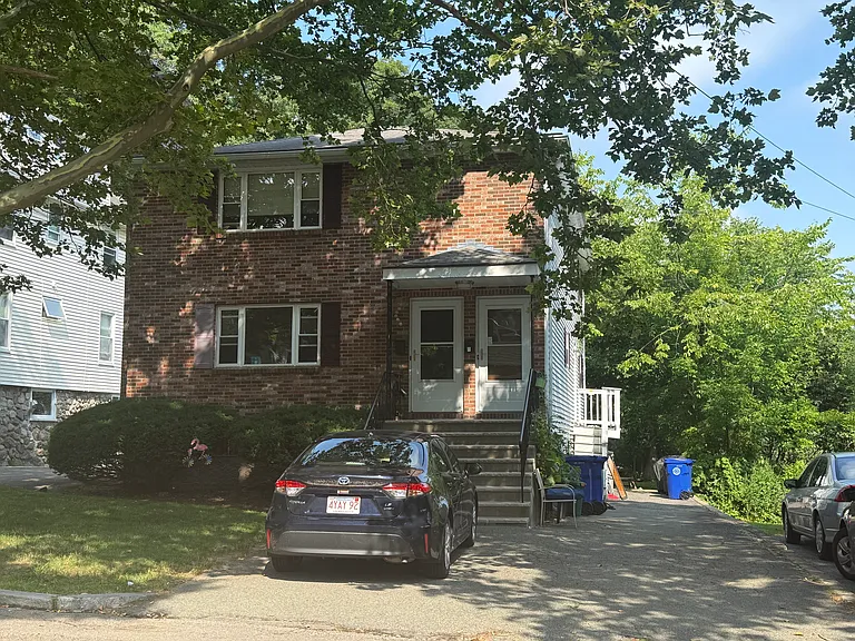 60 Summit St — Photo 2