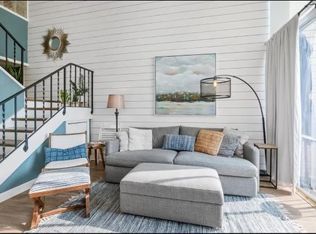901 Ocean Blvd APT 13, Atlantic Beach, FL 32233