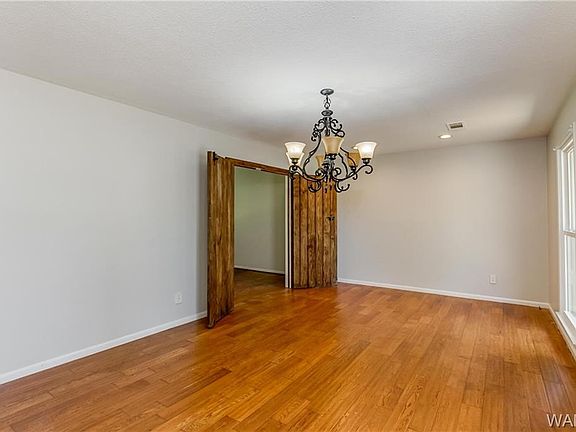 4th image of 5322 Woodhill Cir
