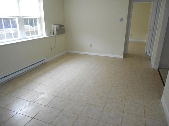 5th image of 744 Central St #H