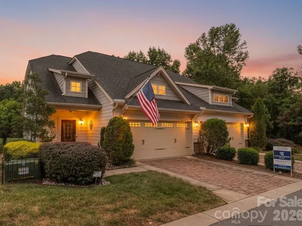 111 Coral Ln, Mooresville, NC 28117