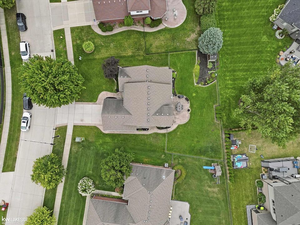 50494 Commons Dr, photo 15