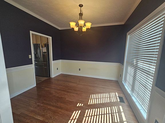 3rd image of 1502 Stonewood Dr