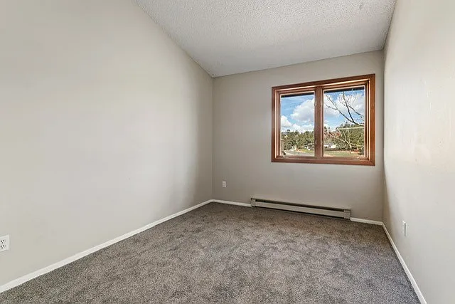 2 bed, 1012 sqft, $1,800 — Photo 3