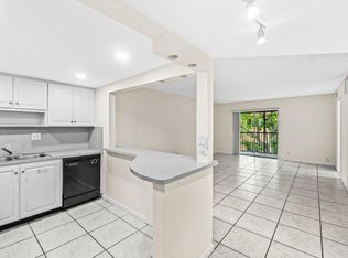 253 S Cypress Rd APT 242, Pompano Beach, FL 33060