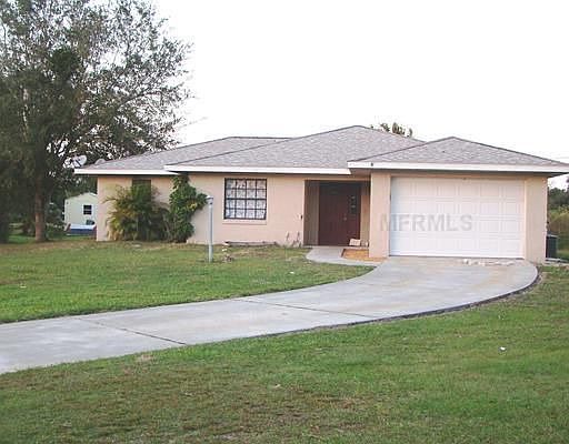 1st image of 1558 NE Lincoln Dr