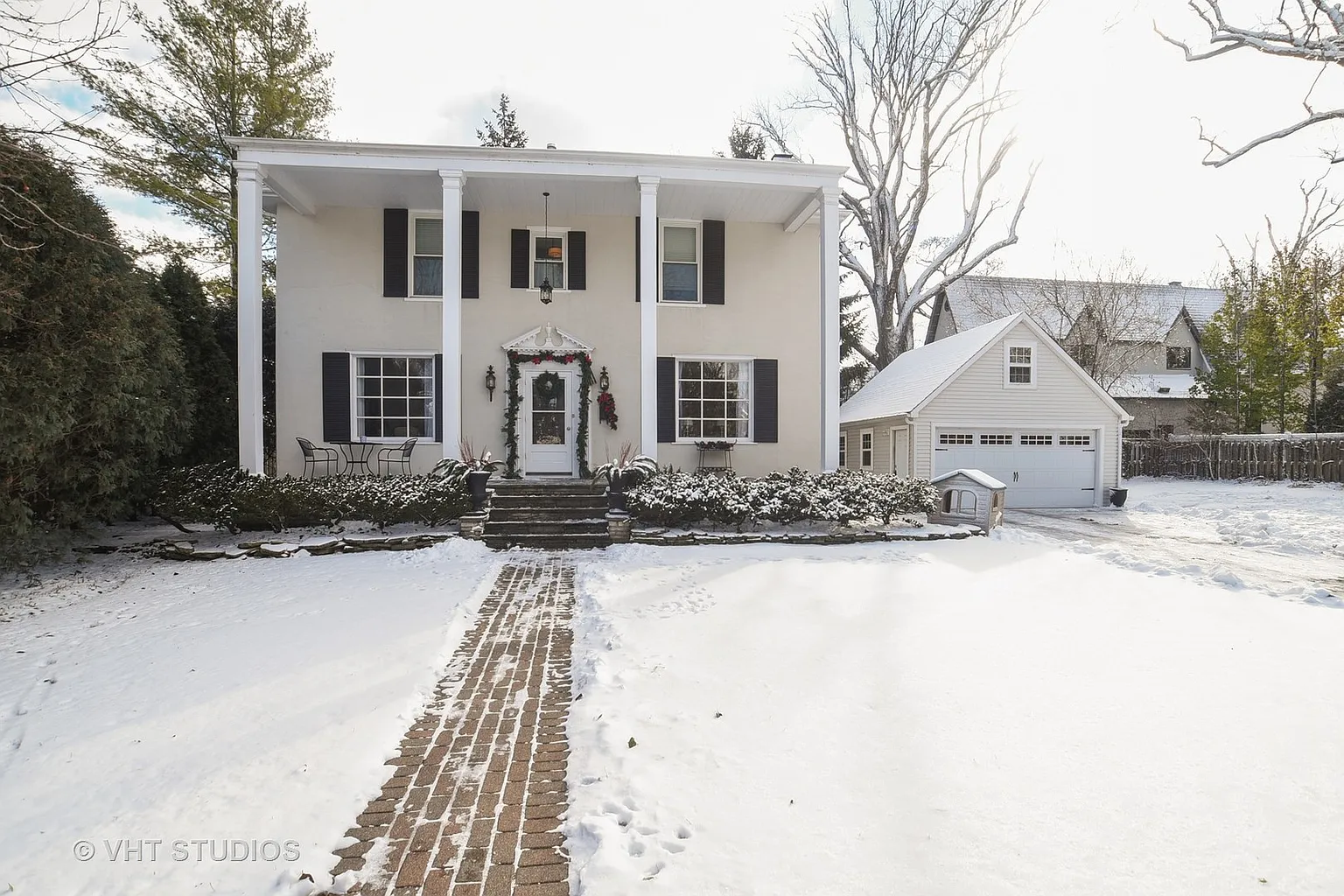 260 Hawthorn Ave photo 1