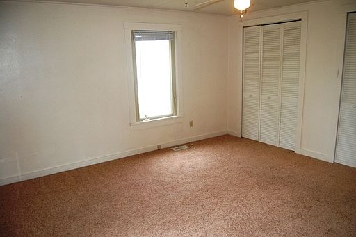 3rd image of 1052 SE 4th Ave