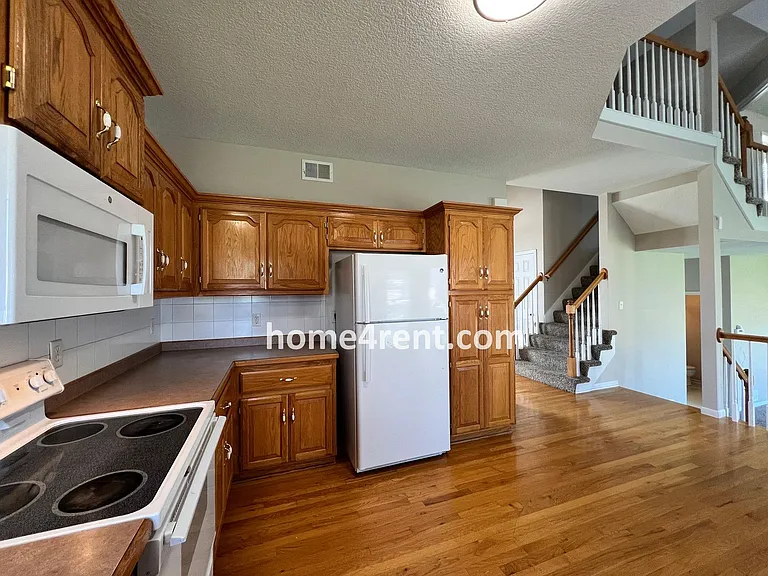 8310 NW 77th Ter — Photo 10