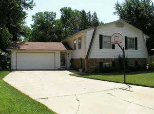 4 Gayle Ct, Valley Center, KS 67147