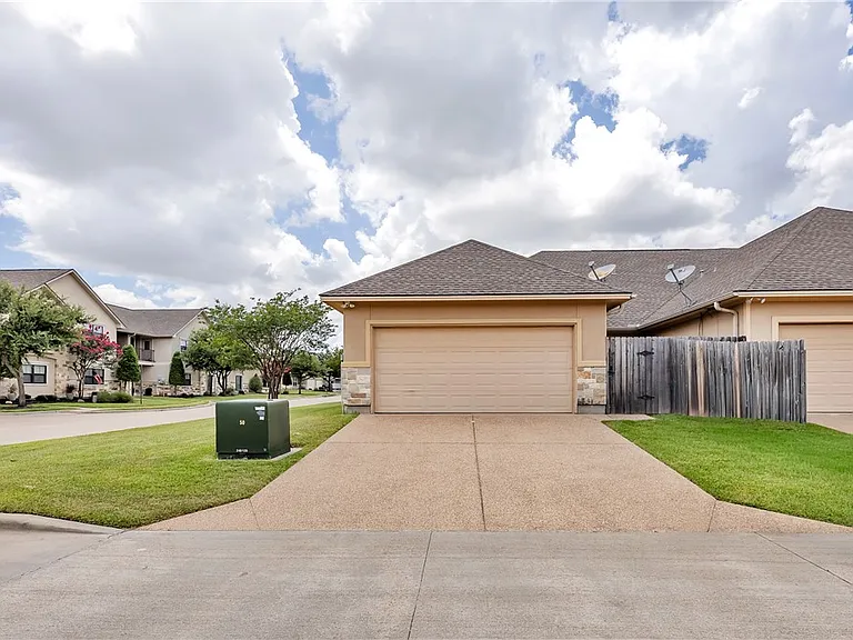3800 Blackhawk Ln — Photo 19