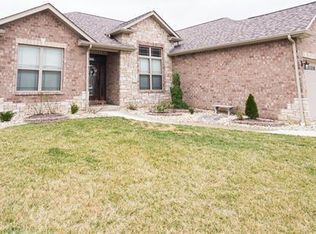 1232 Chalmers Dr, Troy, IL 62294