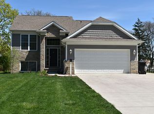 3119 Lafayette Dr, Trenton, MI 48183