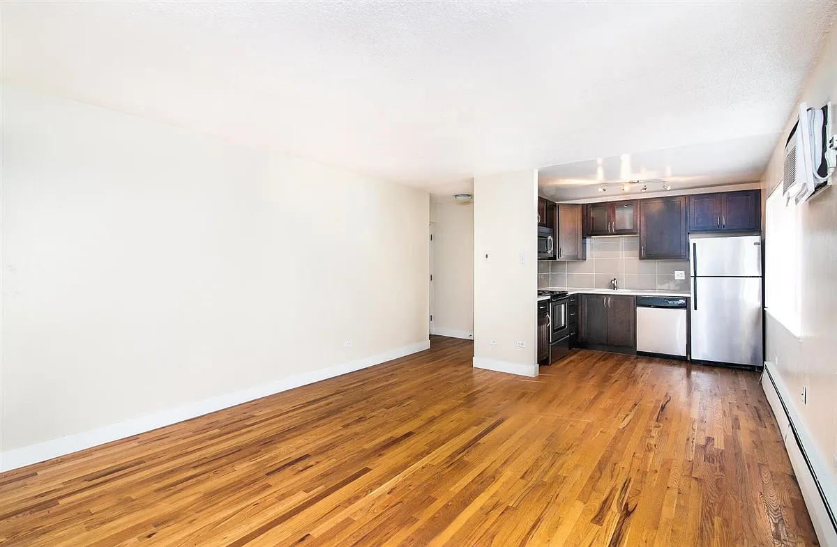 Esplanade Apartments — Photo 3