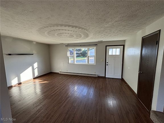 5th image of 451 Lockport Ave SW