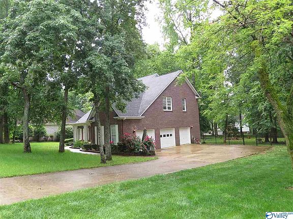 2nd image of 116 Highlandridge Dr