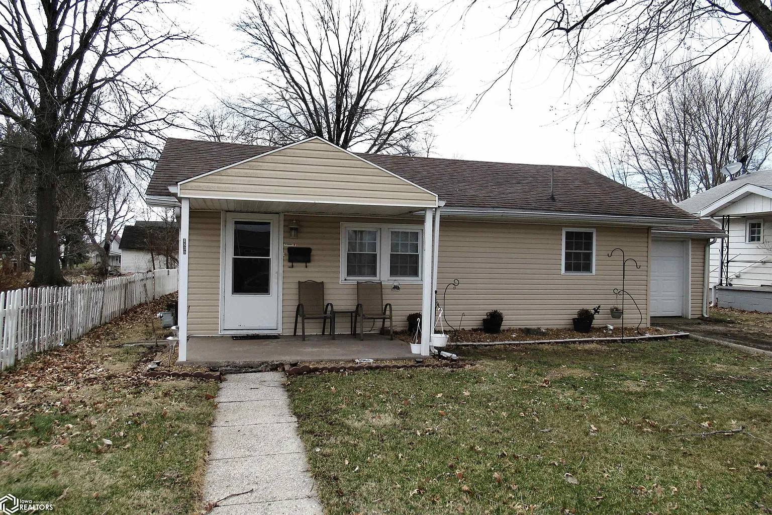 1830 Laurel St photo 1
