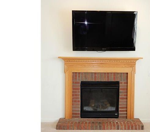 5th image of 932 Woodfield Ln
