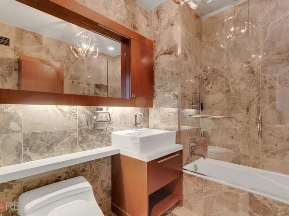 305 West 16th Street image 6 of 13