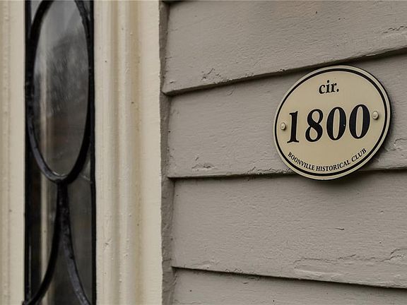 4th image of 106 West St