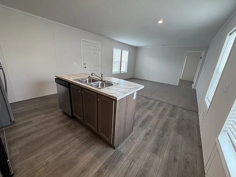38000 Le Chateau Blvd #455 — Photo 4