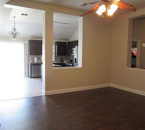 4th image of 815 Pryor Dr