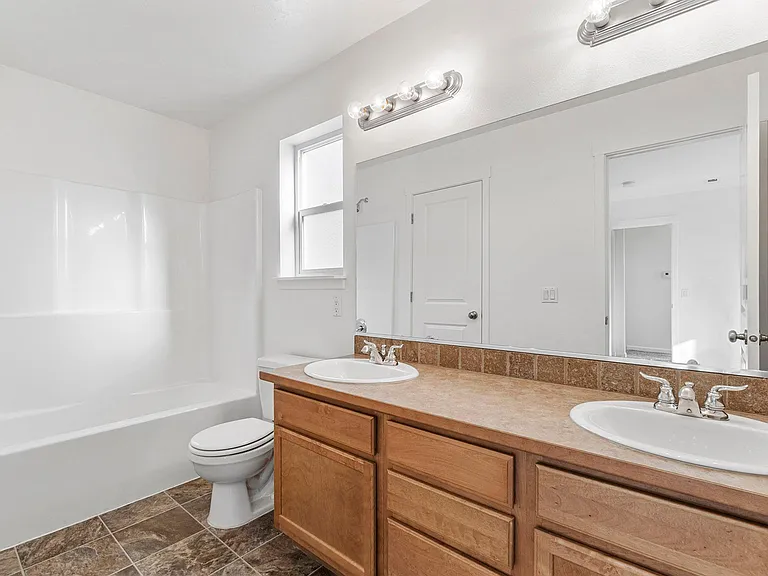 7761 Wyeth Ct — Photo 25