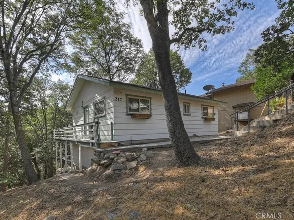 217 Wylerhorn Dr, Crestline, CA 92325