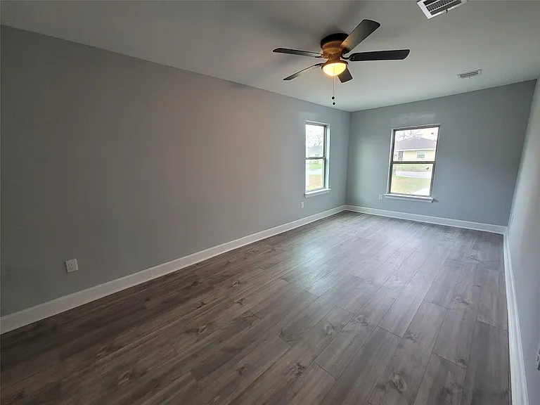 4859 Bellnole Dr — Photo 11