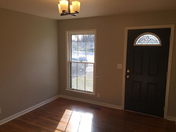 2nd image of 1827 Greerson Dr