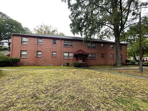 2nd image of 119 Tyler Cres E #8
