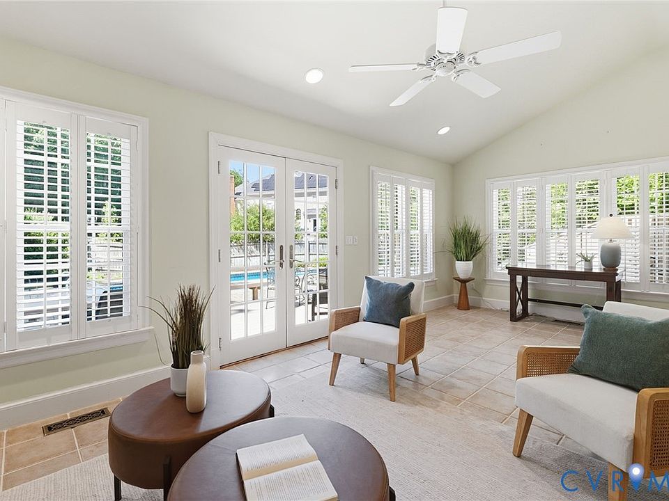1st image of 4016 Tottenham Ct