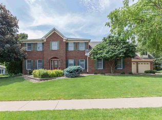 6450 James Rd, Bettendorf, IA 52722