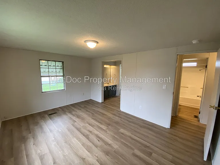 900 White St — Photo 17