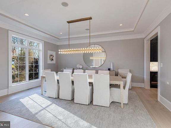 4th image of 6704 Lupine Ln