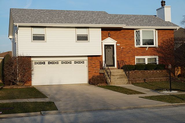 1st image of 15630 Arroyo Dr