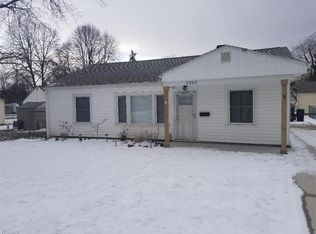 2352 Nesmith Lake Blvd, Akron, OH 44314