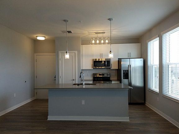 4th image of 1511 E 12th Ave