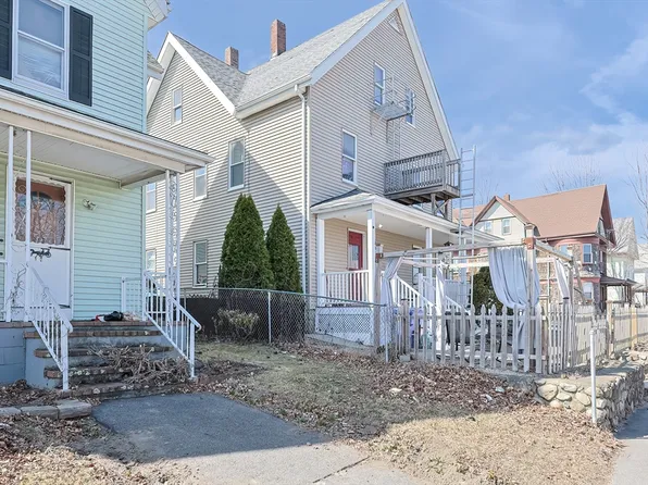 20 Hodges Ave, Taunton, MA 02780