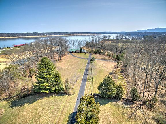 2nd image of 1739 Breezie Point Ln