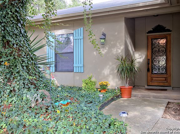 3rd image of 4611 Hawthorn Woods