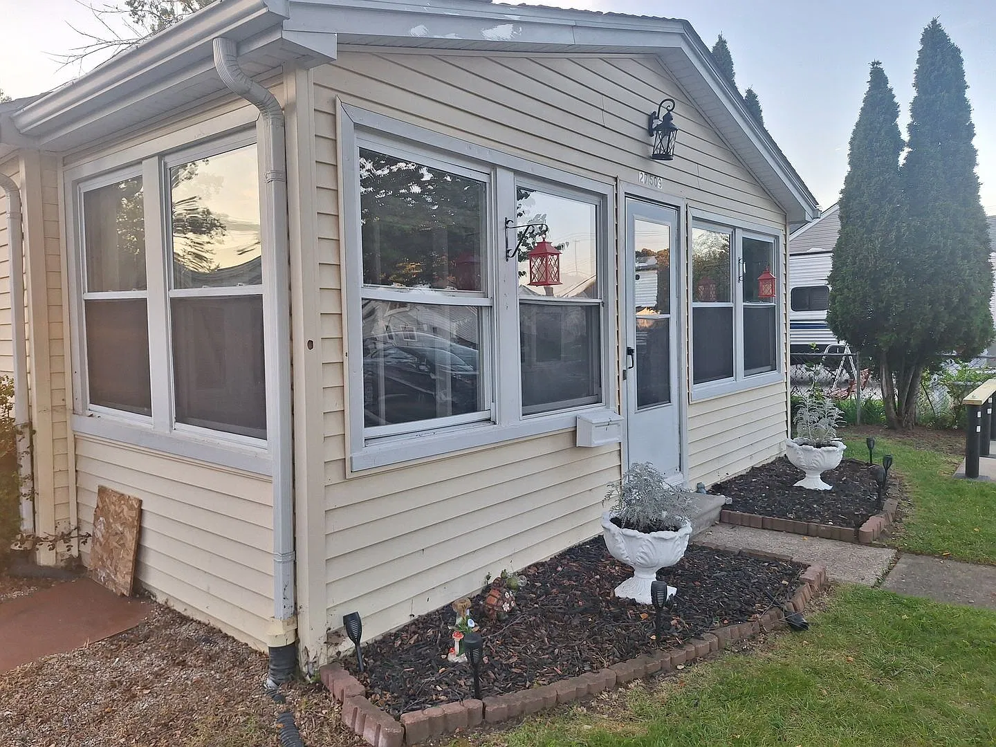 Charming 3 bedroom Roseville ranch — Photo 2