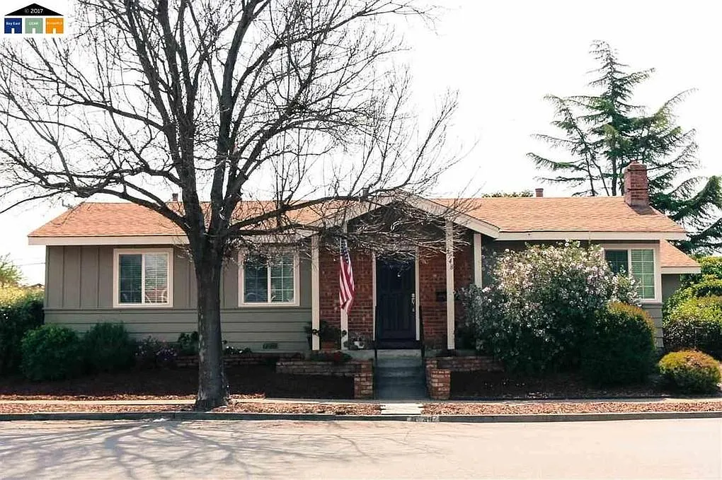 4548 Sloat Rd photo 1
