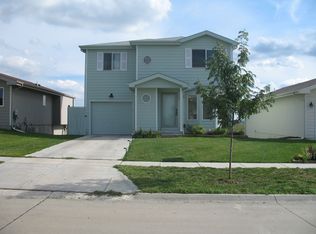 5227 W Partridge Ln, Lincoln, NE 68528