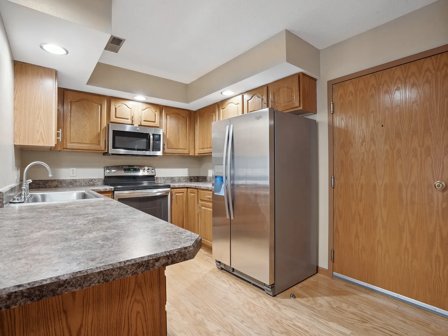 2 bed, 1200 sqft, $1,495 — Photo 4