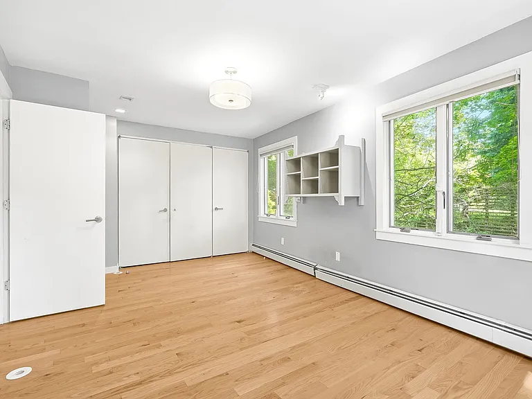 12 Seely Pl — Photo 21