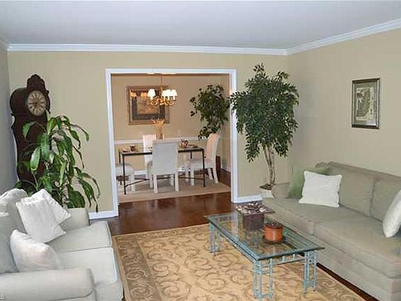 2nd image of 3302 Cottage Pl
