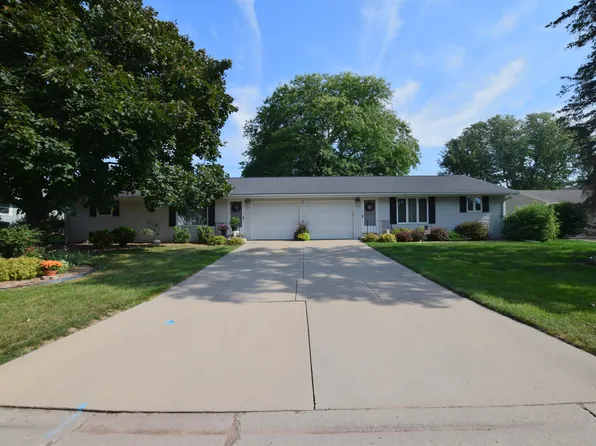 611 Sunrise Ln, Green Bay, WI 54301