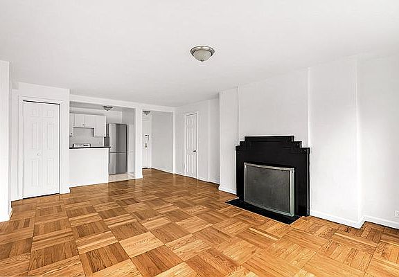 3rd image of 310 E 44th St APT 1709