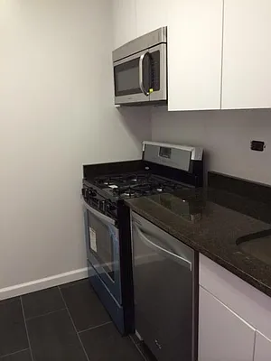 Rented by RELO REDAC INC. | media 16